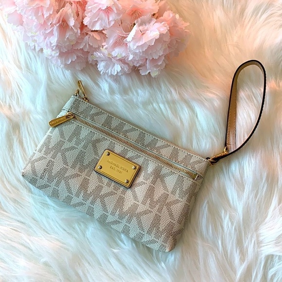 MICHEAL KORS FASHION WRISTLET - Picture 1 of 16
